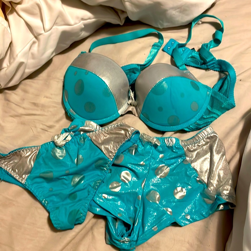 Bra and thong and boy shorts